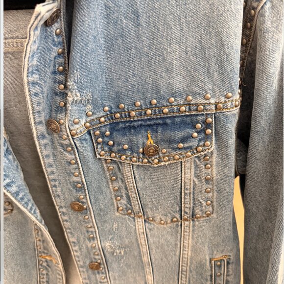Free People Studded Denim Trucker Jacket - Oversized fit - Like new - Picture 5 of 7